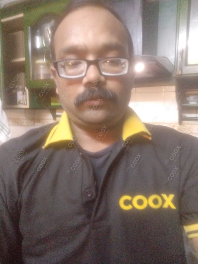 Chef from COOX at bookings. Professional cooks chefs at home