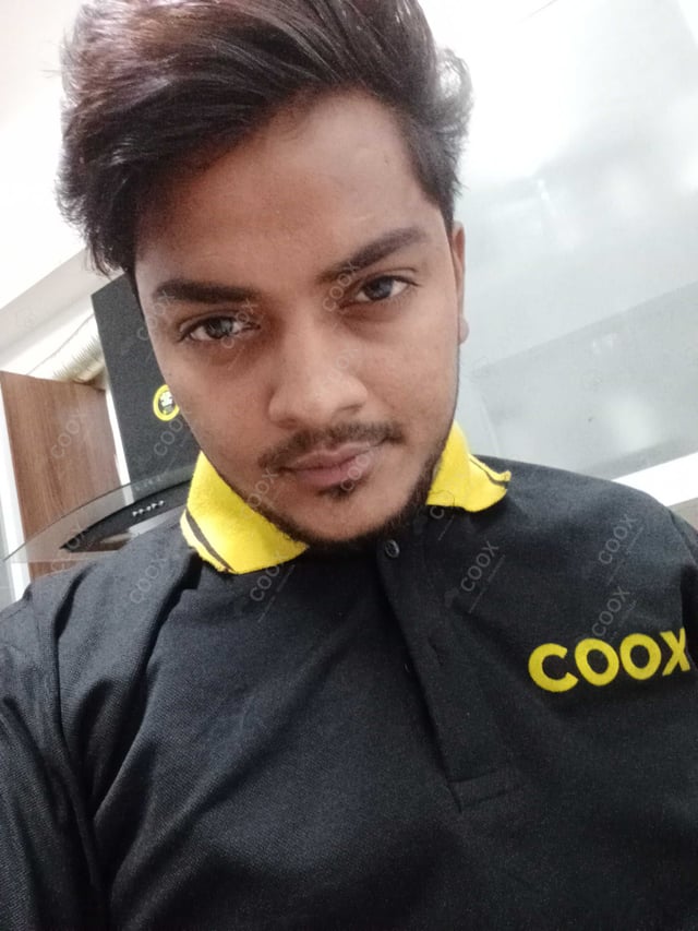 Chef from COOX at bookings. Professional cooks chefs at home