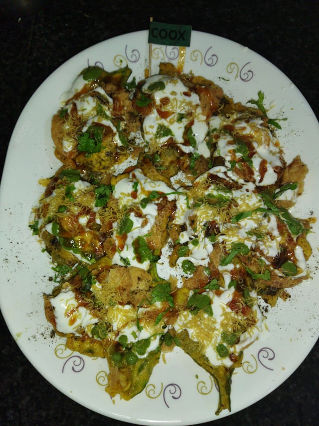 Delicious Palak Papdi Chaat prepared by COOX