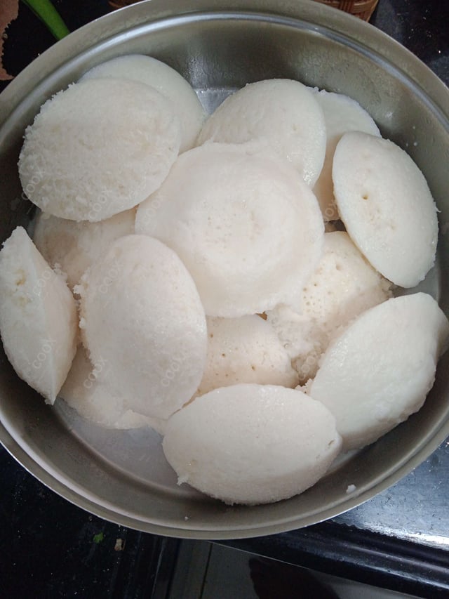 Delicious Idli Sambhar prepared by COOX