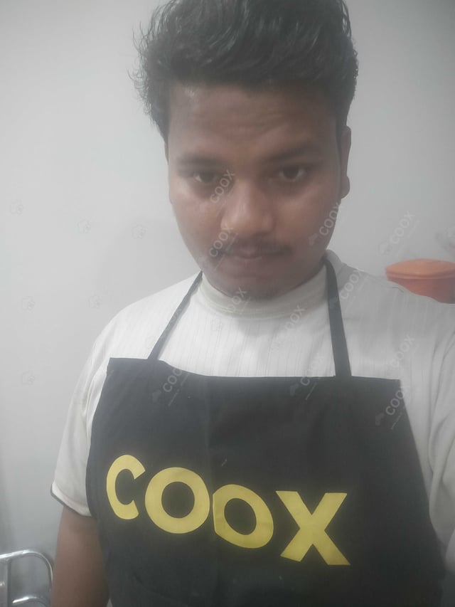 Chef from COOX at bookings. Professional cooks chefs at home