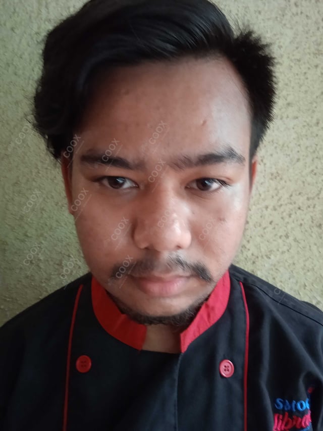 Chef from COOX at bookings. Professional cooks chefs at home