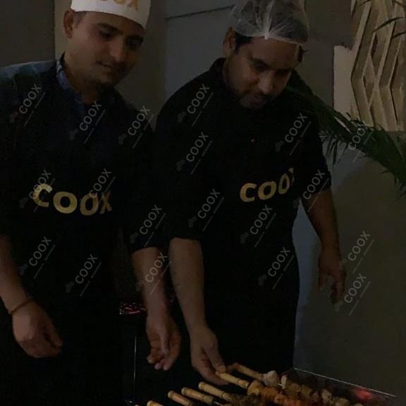 Chef from COOX at bookings. Professional cooks chefs at home