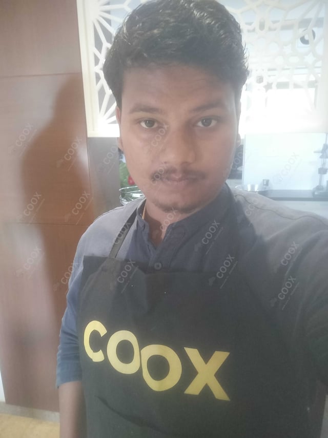 Chef from COOX at bookings. Professional cooks chefs at home