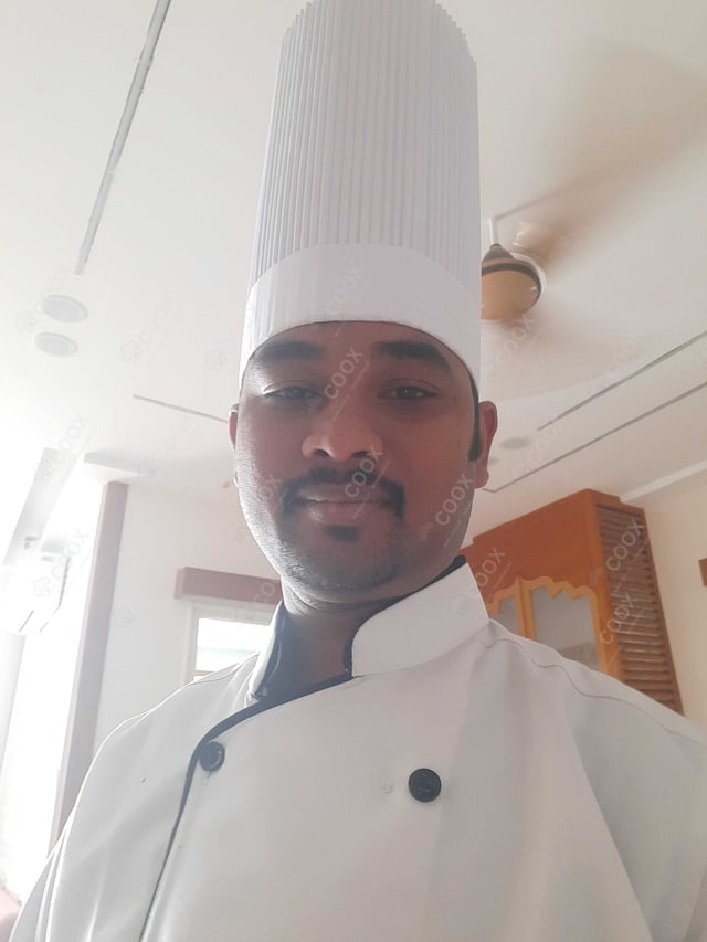 Chef from COOX at bookings. Professional cooks chefs at home