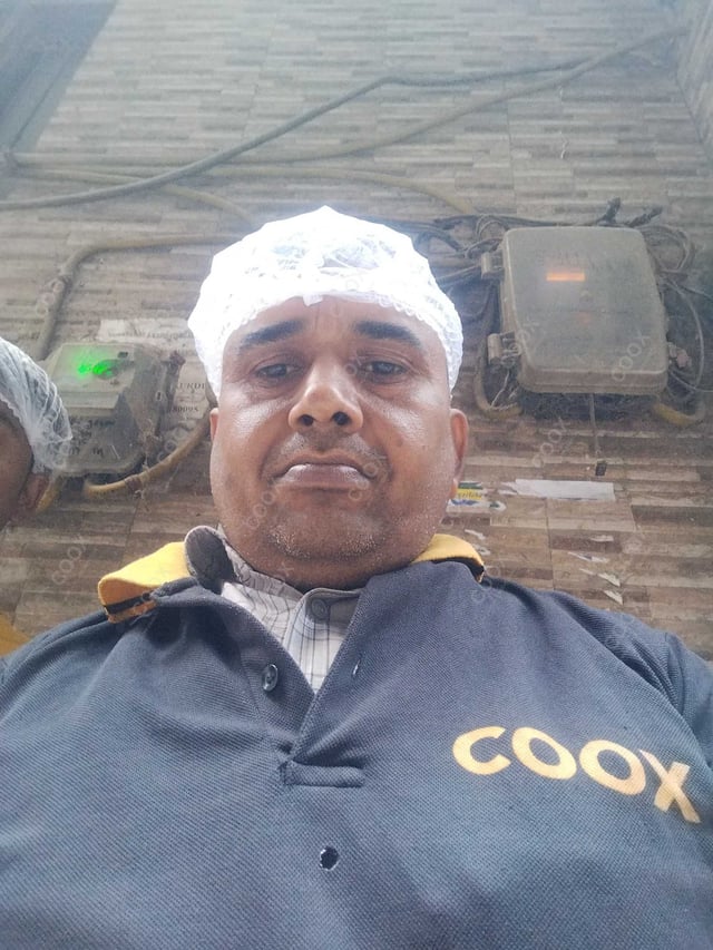 Chef from COOX at bookings. Professional cooks chefs at home