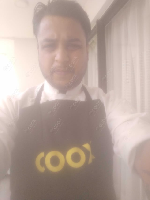 Chef from COOX at bookings. Professional cooks chefs at home