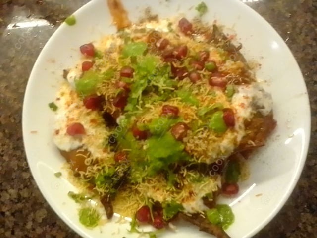 Delicious Palak Papdi Chaat prepared by COOX