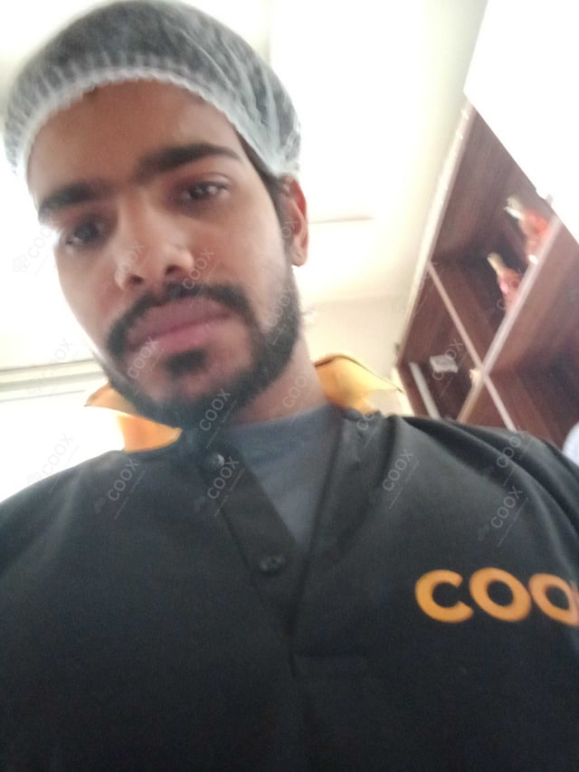 Chef from COOX at bookings. Professional cooks chefs at home