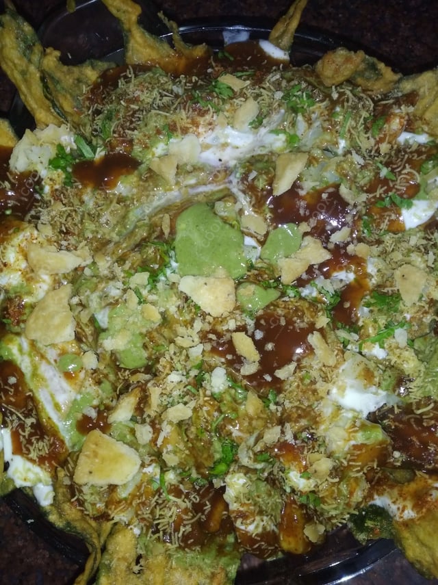 Delicious Palak Papdi Chaat prepared by COOX