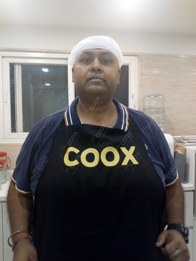 Chef from COOX at bookings. Professional cooks chefs at home