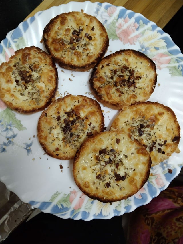 Delicious Garlic Bread prepared by COOX