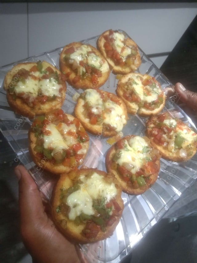 Delicious Tomato Mushroom Bruschetta prepared by COOX