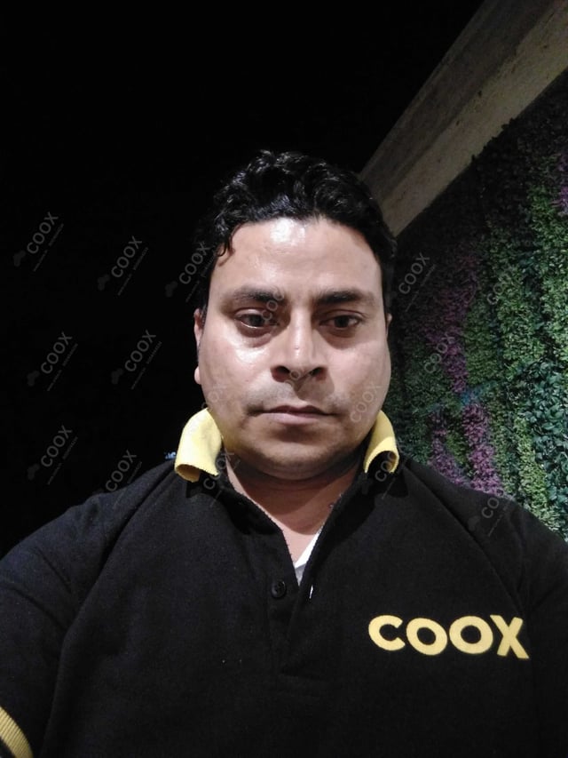 Chef from COOX at bookings. Professional cooks chefs at home