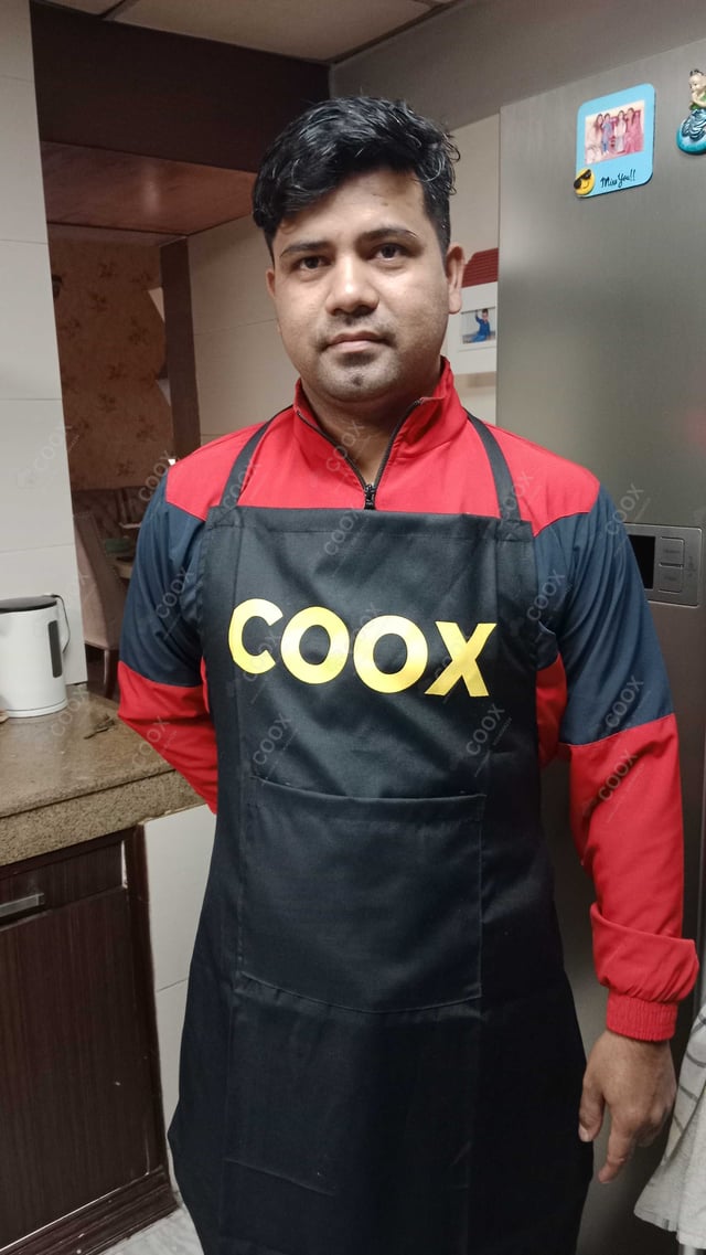 Chef from COOX at bookings. Professional cooks chefs at home