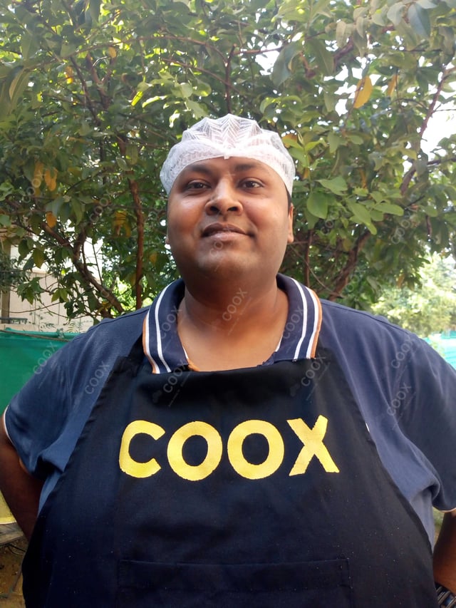 Chef from COOX at bookings. Professional cooks chefs at home