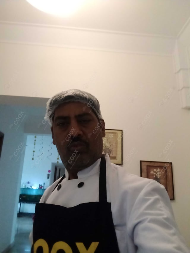 Chef from COOX at bookings. Professional cooks chefs at home