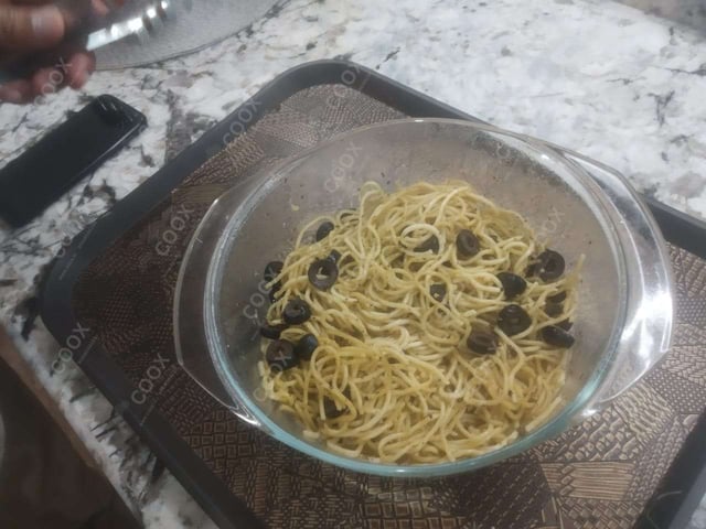 Delicious Spaghetti aglio e olio prepared by COOX