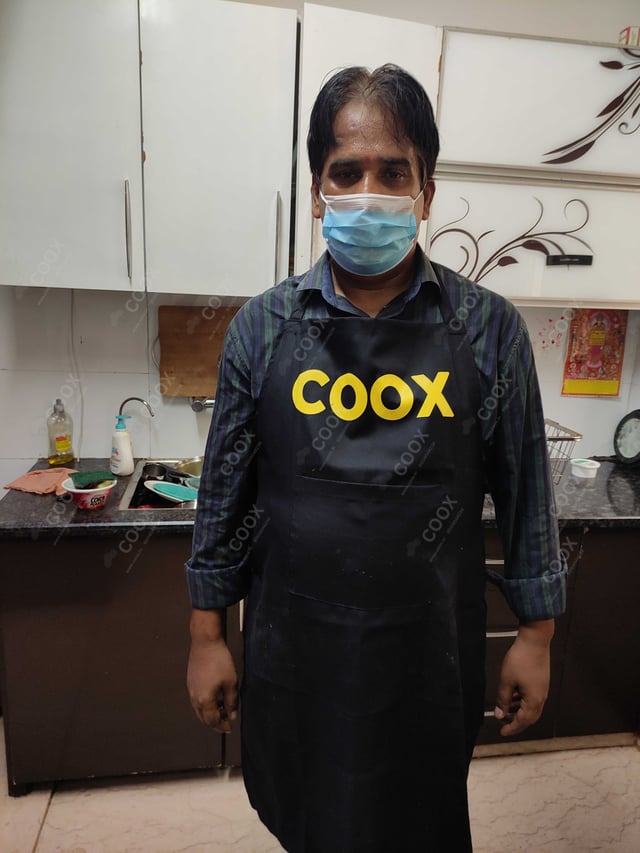 Chef from COOX at bookings. Professional cooks chefs at home