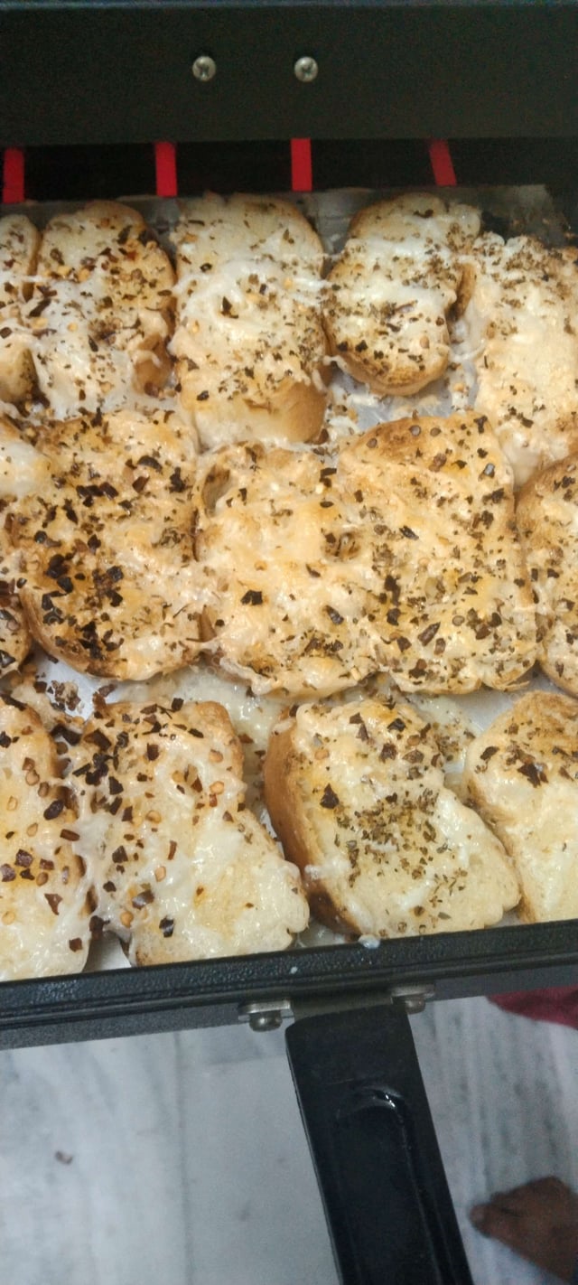 Delicious Garlic Bread prepared by COOX