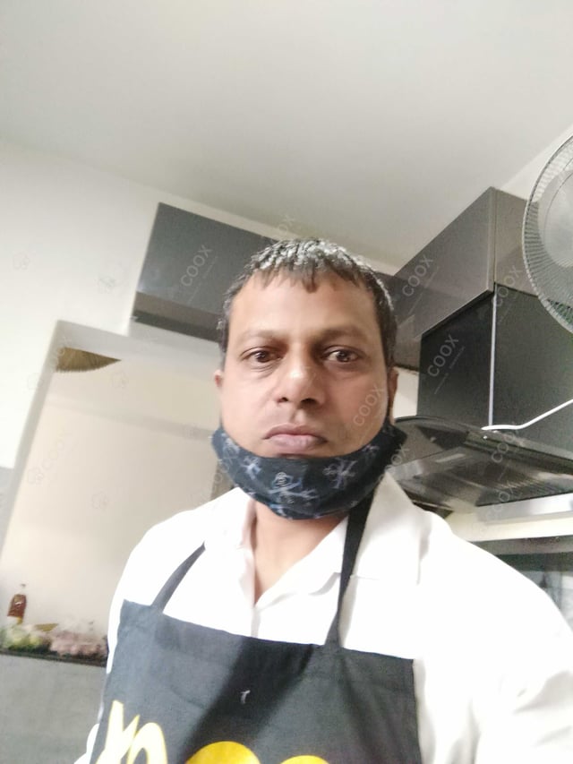 Chef from COOX at bookings. Professional cooks chefs at home