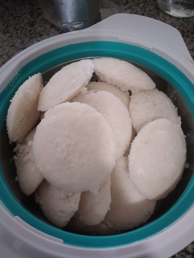 Delicious Idli Sambhar prepared by COOX