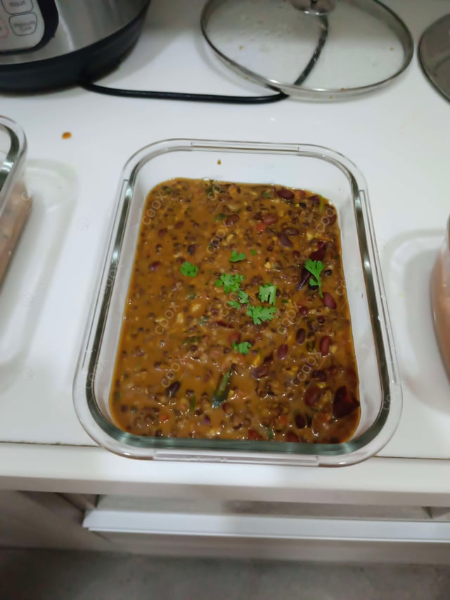 Delicious Dal Makhni prepared by COOX