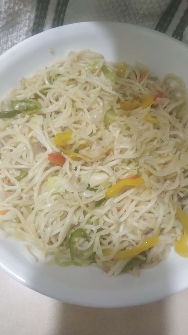 Delicious Veg Hakka Noodles prepared by COOX