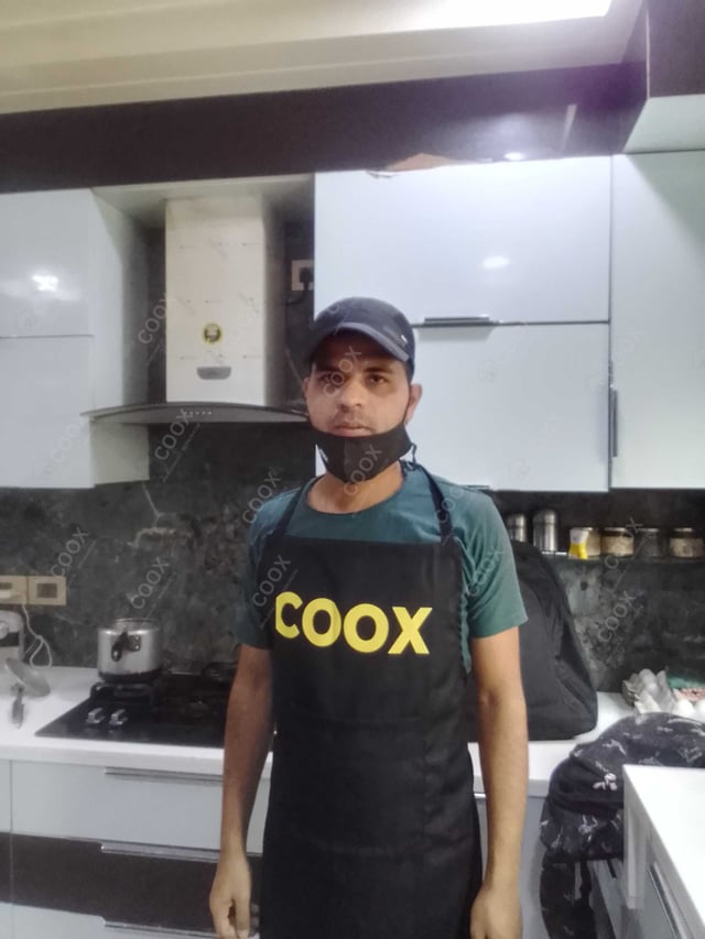 Chef from COOX at bookings. Professional cooks chefs at home