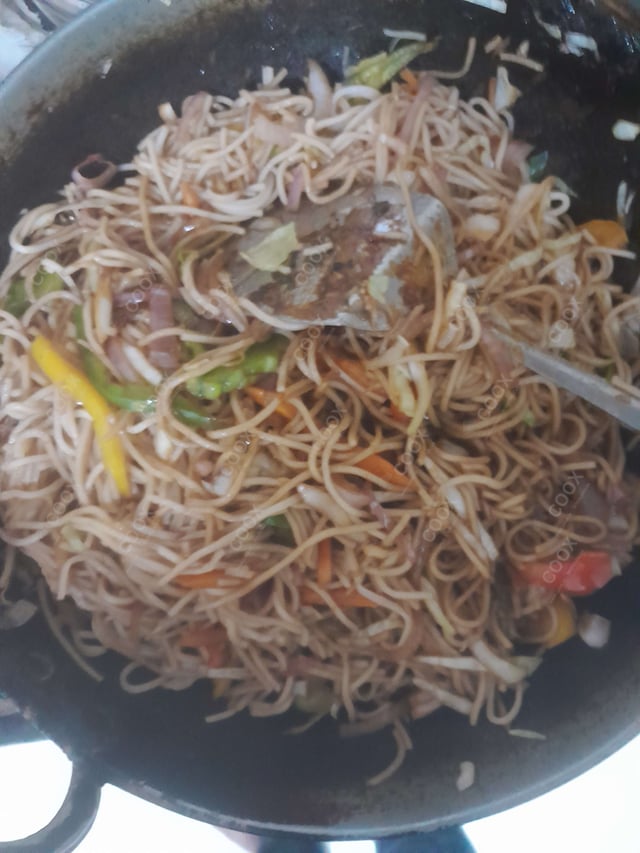 Delicious Veg Hakka Noodles prepared by COOX