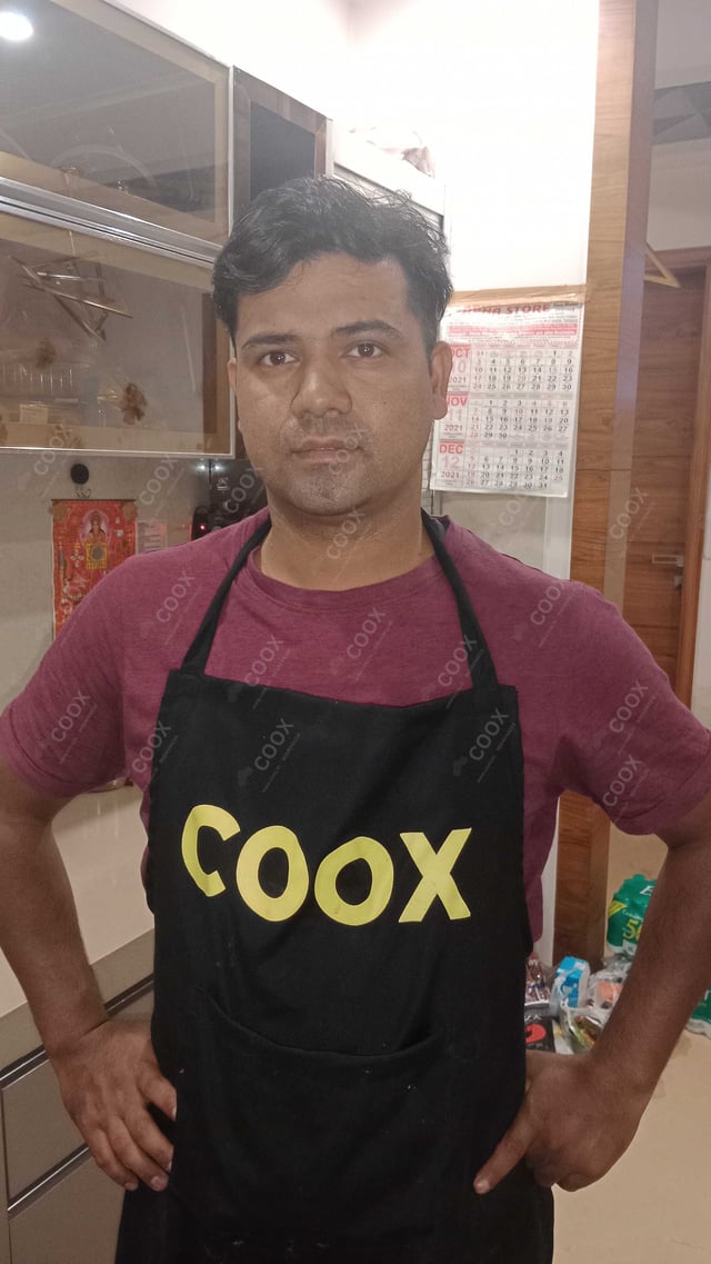 Chef from COOX at bookings. Professional cooks chefs at home