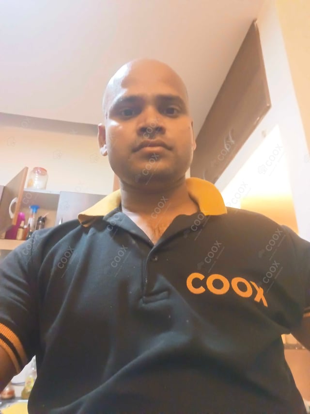 Chef from COOX at bookings. Professional cooks chefs at home