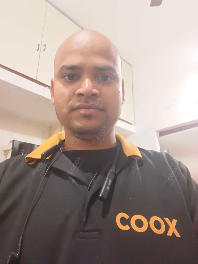 Chef from COOX at bookings. Professional cooks chefs at home