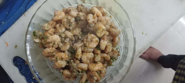 Delicious Butter Garlic Prawns prepared by COOX