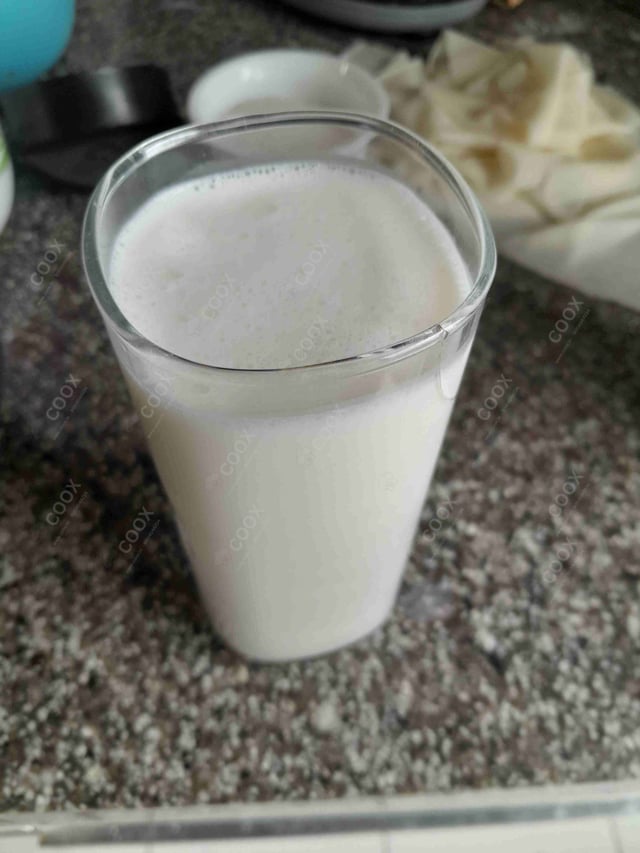 Delicious Vanilla Milkshake prepared by COOX