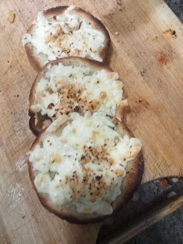 Delicious Garlic Bread with Cheese prepared by COOX