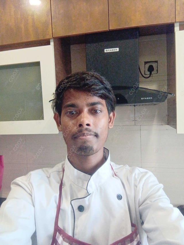 Chef from COOX at bookings. Professional cooks chefs at home