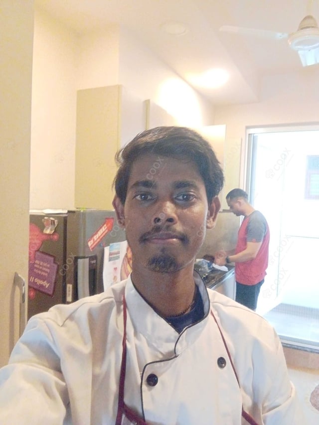 Chef from COOX at bookings. Professional cooks chefs at home