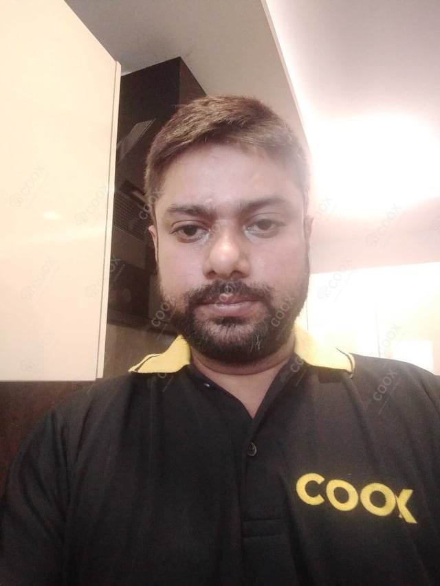 Chef from COOX at bookings. Professional cooks chefs at home