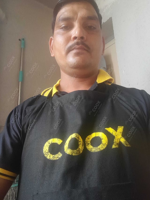 Chef from COOX at bookings. Professional cooks chefs at home