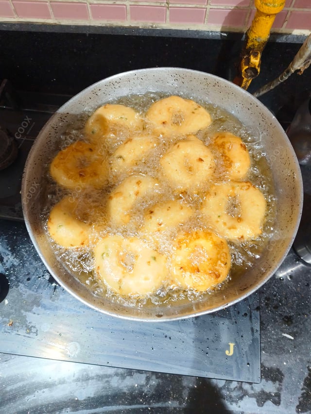 Delicious Vada Sambhar prepared by COOX