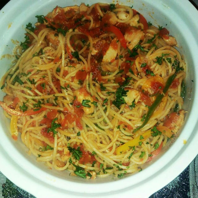 Delicious Spaghetti with Roasted Chicken prepared by COOX