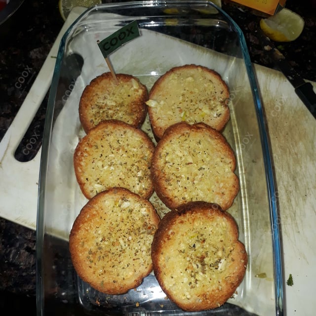 Delicious Garlic Bread prepared by COOX