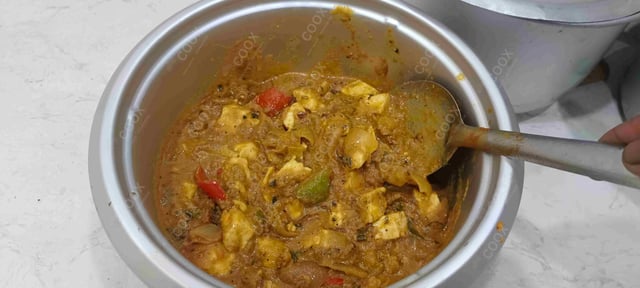 Delicious Kadhai Paneer prepared by COOX