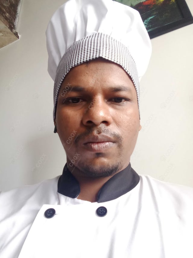 Chef from COOX at bookings. Professional cooks chefs at home