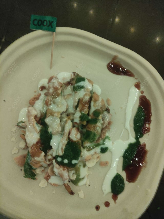 Delicious Palak Papdi Chaat prepared by COOX