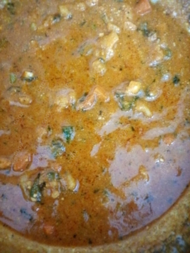 Delicious Vegetable Makhani prepared by COOX