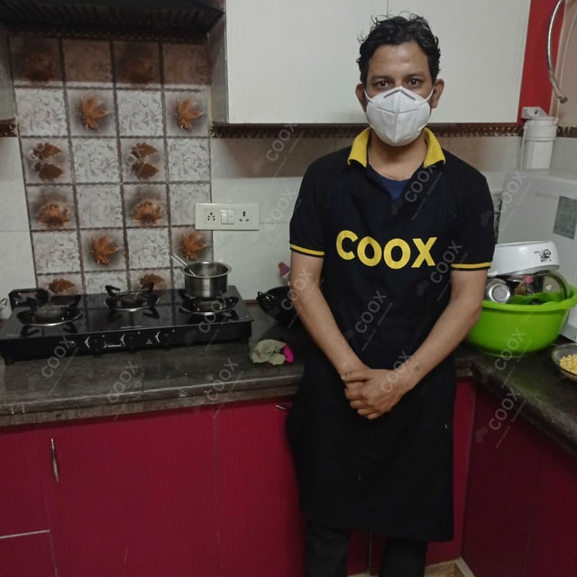 Chef from COOX at bookings. Professional cooks chefs at home