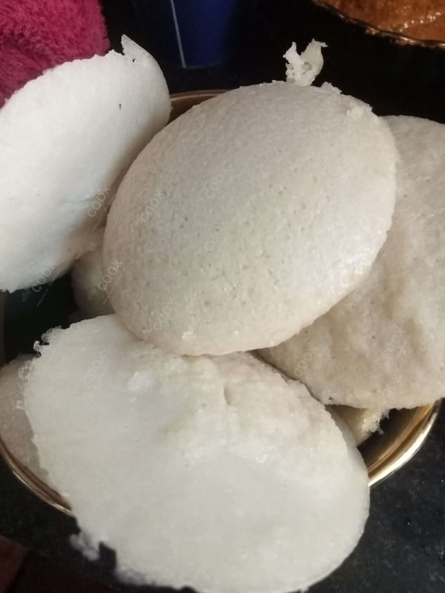 Delicious Idli Sambhar prepared by COOX