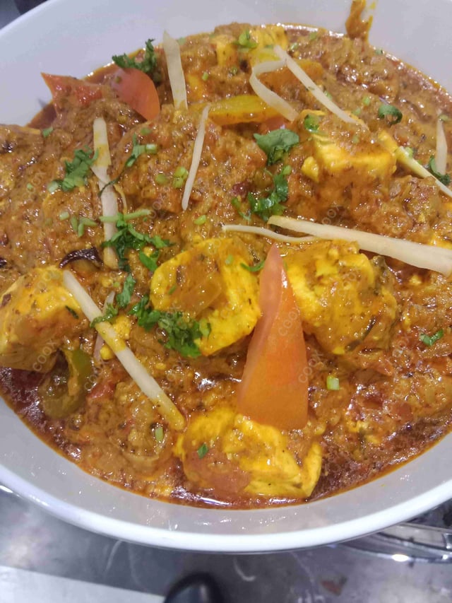 Delicious Kadhai Paneer prepared by COOX